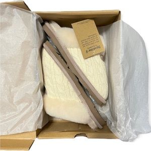 Bear Paw slipper knitted